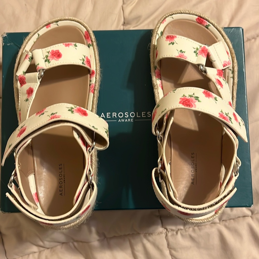 Aerosols white floral, vegan leather sandal, 6.5